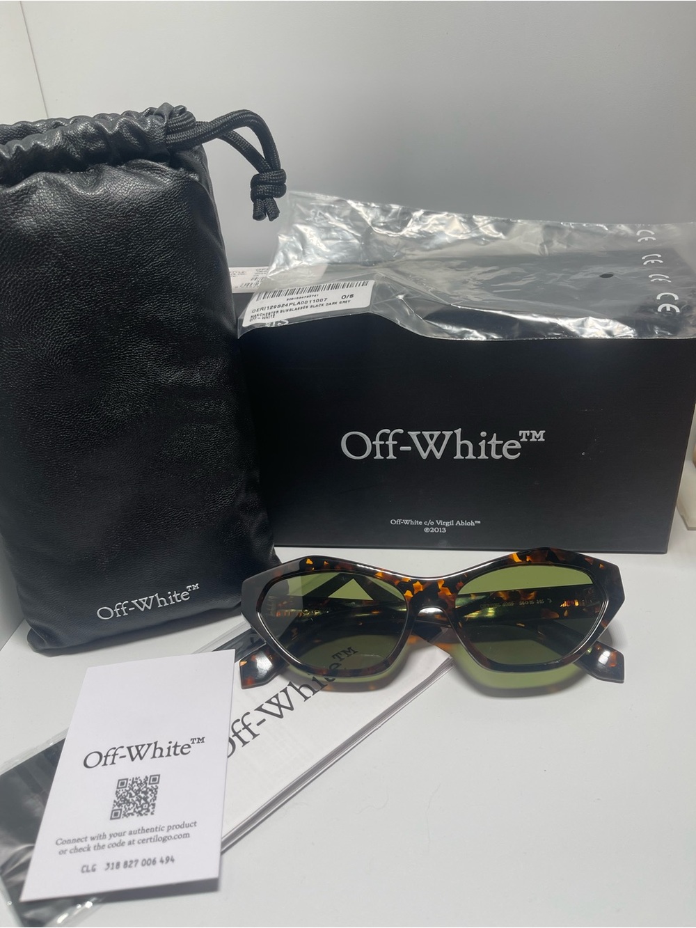 Authentic Off-White Hilo Arrow Cat Eye Sunglasses